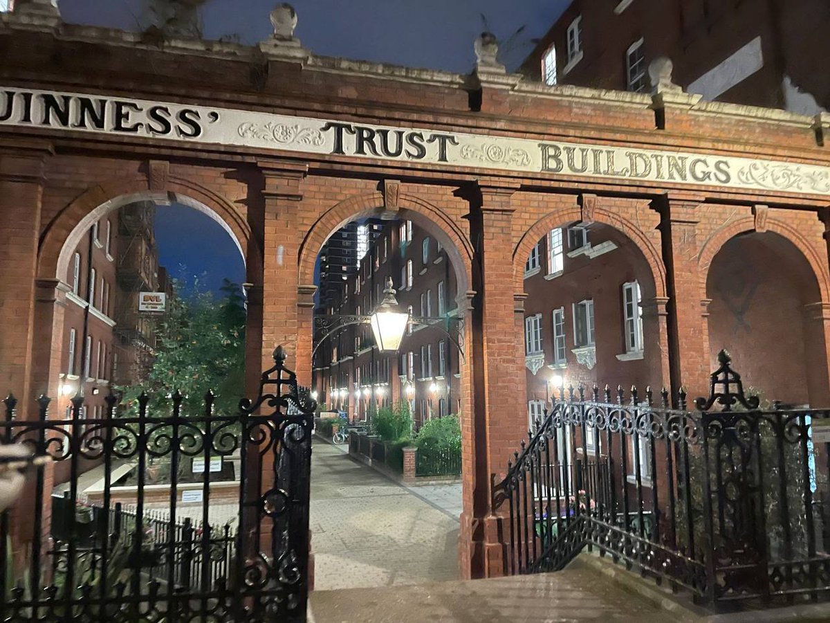 IrisBennett88's tweet photo. London at night is a tapestry woven with old and new landmarks, tranquil yet full of stories. Every frame is a poem the city presents to nighttime travelers. https://t.co/AmtvboW4AB
