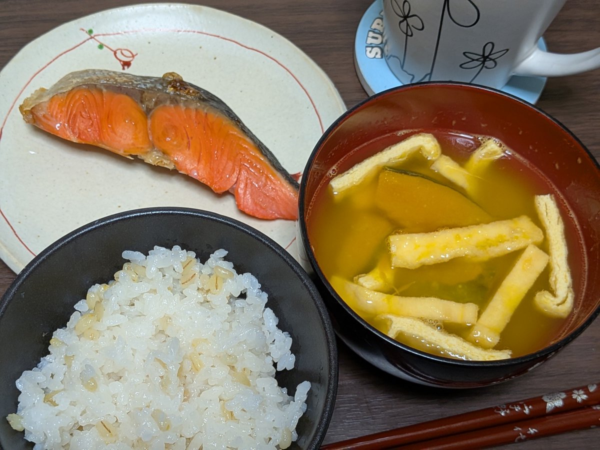 chinomama0319's tweet photo. 朝から眠〜い🥱
でも、今日は月一回どんタロday♪
朝ご飯もしっかり食べたし
今晩のライブを楽しみに
行ってきま〜す👋👋
#DONとTAROO
#STEP Hall
#毎月第3金曜日開催
#山本義則
#TAROO
配信組もめっちゃ盛り上がるどんタロ😍
みんな集まれ〜🙌
配信🎫
https://t.co/m9RZMA1nyw https://t.co/7km2X2427i
