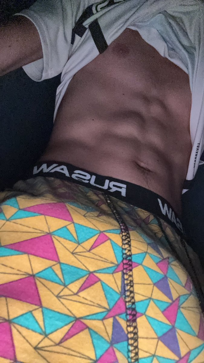 mohaabp's tweet photo. Rt like à fond 🙌
Tu penses j’ai combien de cm ? 
#twink #mlm #findom #kiffeur https://t.co/oz1RbHmhYc
