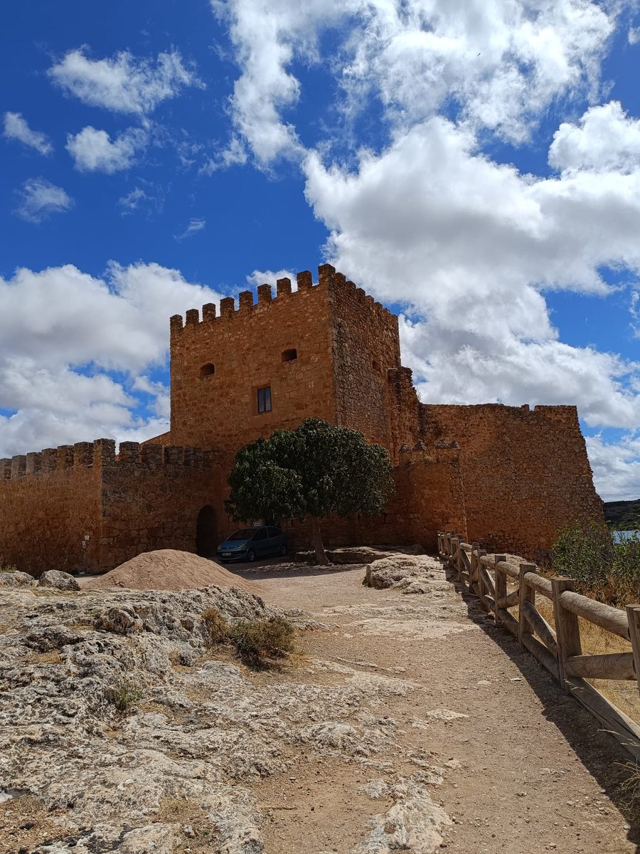 ElNovelEterno's tweet photo. Pues nada gente. He tenido un verano de puta madre. Mañana empiezo el máster y no sé qué me va a deparar. Lo que si se es que espero que vosotros también hayáis tenido un verano genial y tengáis un invierno mejor. 

¡Os quiero! ❤️❤️❤️🫶🏻🫶🏻🫶🏻 #Vacaciones #Familia #Ruidera https://t.co/p85Esjyy39