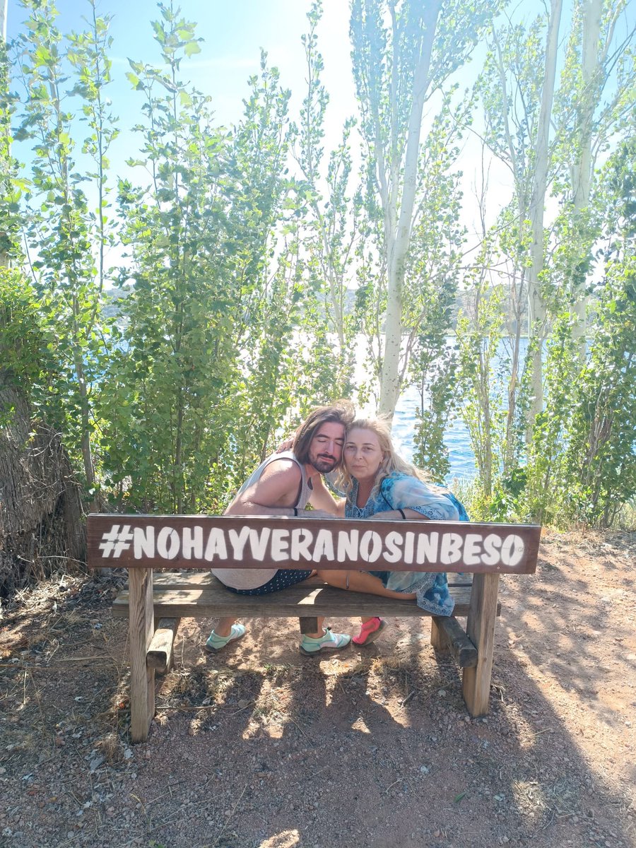 ElNovelEterno's tweet photo. Pues nada gente. He tenido un verano de puta madre. Mañana empiezo el máster y no sé qué me va a deparar. Lo que si se es que espero que vosotros también hayáis tenido un verano genial y tengáis un invierno mejor. 

¡Os quiero! ❤️❤️❤️🫶🏻🫶🏻🫶🏻 #Vacaciones #Familia #Ruidera https://t.co/p85Esjyy39