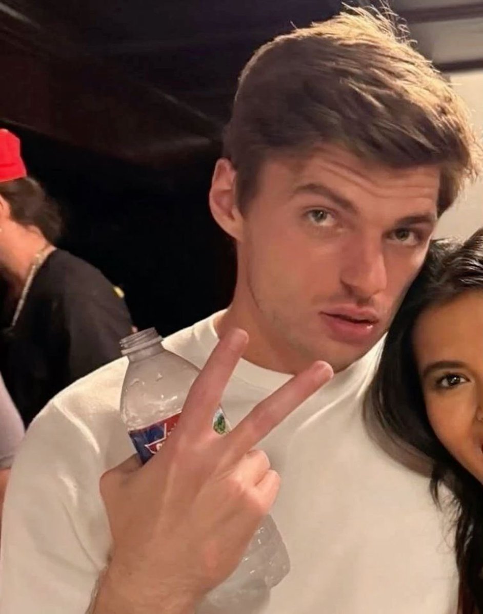 giverstappen's tweet photo. can you imagine being lucky af to get one picture with max verstappen and then he looks like THIS……. i swear this picture does something within me that i can’t explain https://t.co/Td4MEtZpNi