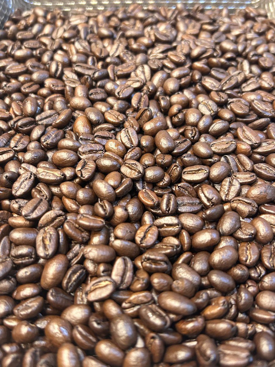 HIGHFIVE_COFFEE's tweet photo. おはようございます
本日焙煎
Ethiopia Mocha Lekempti🇪🇹
Indonesia Lintong Mandheling🇮🇩
Guatemala Antigua La Esmeralda🇬🇹
いつもありがとうございます

今朝のコーヒーはアイスカフェオレ😊
金曜日、今日も元気に素敵な１日をお過ごしください🍀
HIGH FIVE COFFEE ↓
https://t.co/rSpTmiHlwW https://t.co/QxXG4XAHuy