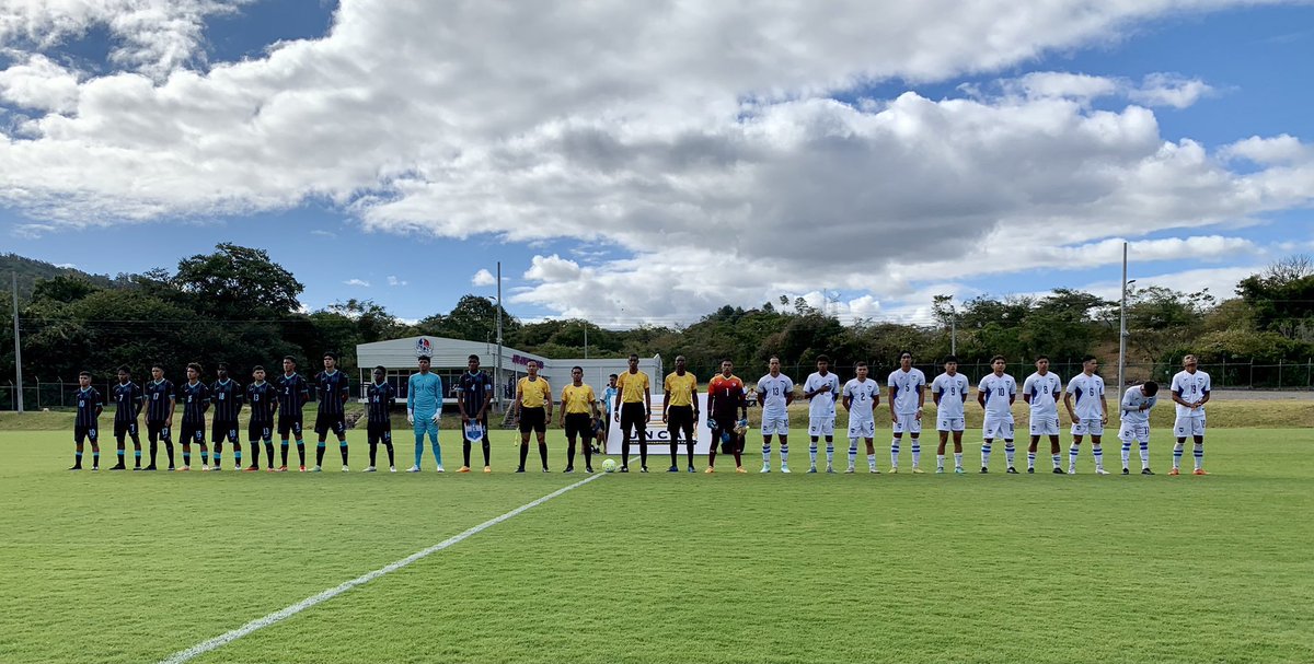 chacofunesjr's tweet photo. Las canchas del CAR del Olimpia están como mínimo en el Top 5 de Centroamérica. Es un complejo fenomenal con gimnasio, 3 campos de juego, sala de conferencias, vestuarios, sala de video, sala de hidroterapia, oficinas para el DT y administrativas. Ha albergado torneos de Selecciones de CONCACAF en categoría Sub-19. Próximamente tendrá dos canchas más y una piscina olímpica.

Muchas veces se dicen cosas desde la ignorancia.