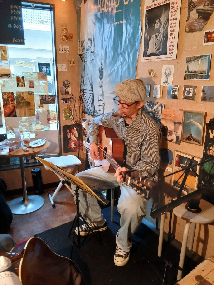 SusyCafe1's tweet photo. 【ライブ延期のｵｼﾗｾ】

お元気ですか？上中下だとどの位元気？　下？(ｼﾂｺｲ)

9月23日(水)の｢石川エイジさん投げ銭ﾗｲﾌﾞ｣は石川さんの体調が思わしくなく、延期とさせていただきます。(お大事に！)

また、いいね・リポストいただき有り難うございました。
何卒よろしくお願いします。 https://t.co/26SPSb52Zs
