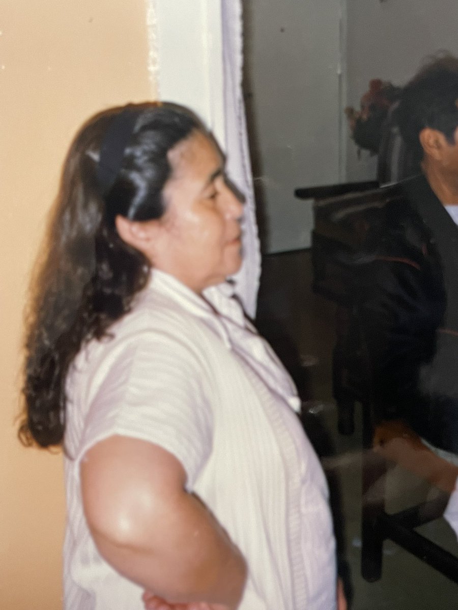 LylianPowers's tweet photo. Aprovechanding: te extraño mucho, abuelita. 🤧 https://t.co/RsO9b2dIbj