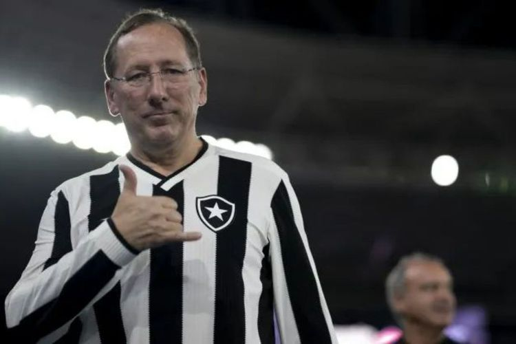 ManequinhoM's tweet photo. "Assim que chegar no Rio vou readmitir o Franclim, que foi demitido injustamente. Vou acudir Montoro que está depressivo e querendo conhecer o inverno inglês no Nottingham. Além disso vou devolver Huguinho para o Molenbeek para ganhar mais experiência"

🎙️Textor na ESPN https://t.co/0zXZ2tEtXo