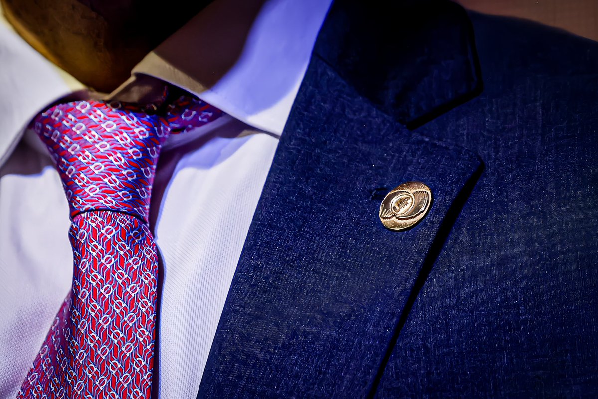 mriquelme1's tweet photo. Hoy llevé el pin de mi abuelo, Don Blas, expresidente de la @UIP_py. Lo guardé durante 8 años y elegí los 90 años de esta institución para honrar su memoria y su legado.

Hoy, como ministro, tengo una misión: hacer de la política industrial una política de Estado.

Con el liderazgo del presidente @SantiPenap, lanzamos Paraguay Industrial y FOGAIN para que ningún sueño industrial nacional quede detenido por falta de financiamiento.

🇵🇾 El futuro del Paraguay se construye entre todos sin dejar a nadie atrás.