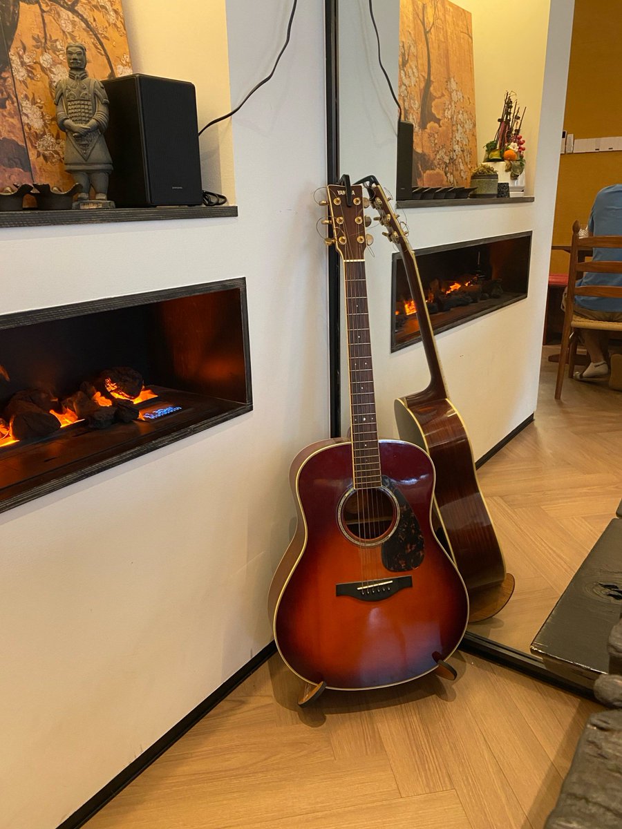 tiououeu's tweet photo. Lost in the warm notes of a new acoustic song—feels like a soft hug for my soul on this chilly evening. https://t.co/0nlyUpTrxR