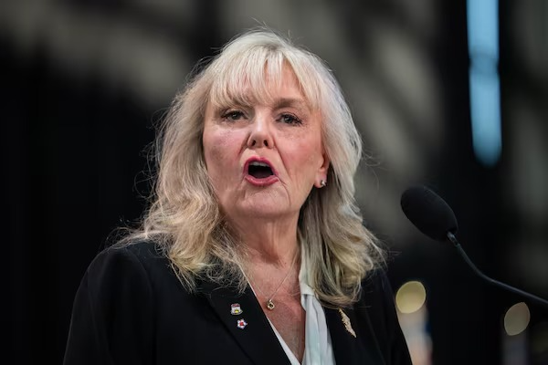 TrendPolCa's tweet photo. The BC Conservative party hired a private investigator to look into 14 people, including current and former MLAs, a journalist covering the party, and Lululemon founder Chip Wilson, according to Chek News. (1/5) 🧵👇 https://t.co/y3uNx4mdgY