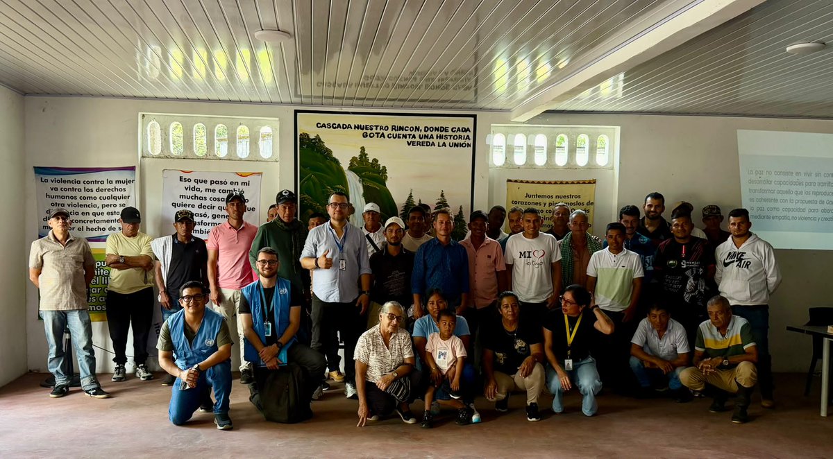 ESAPOficial's tweet photo. #Territoriales | La #TerritorialHuilaCaquetáBajoPutumayo llegó a Puerto Rico, Caquetá, con formación en diálogo social, resolución de conflictos e inteligencia artificial, fortaleciendo herramientas para el trabajo comunitario.
#DiálogoSocial https://t.co/rJpeDHVFr3