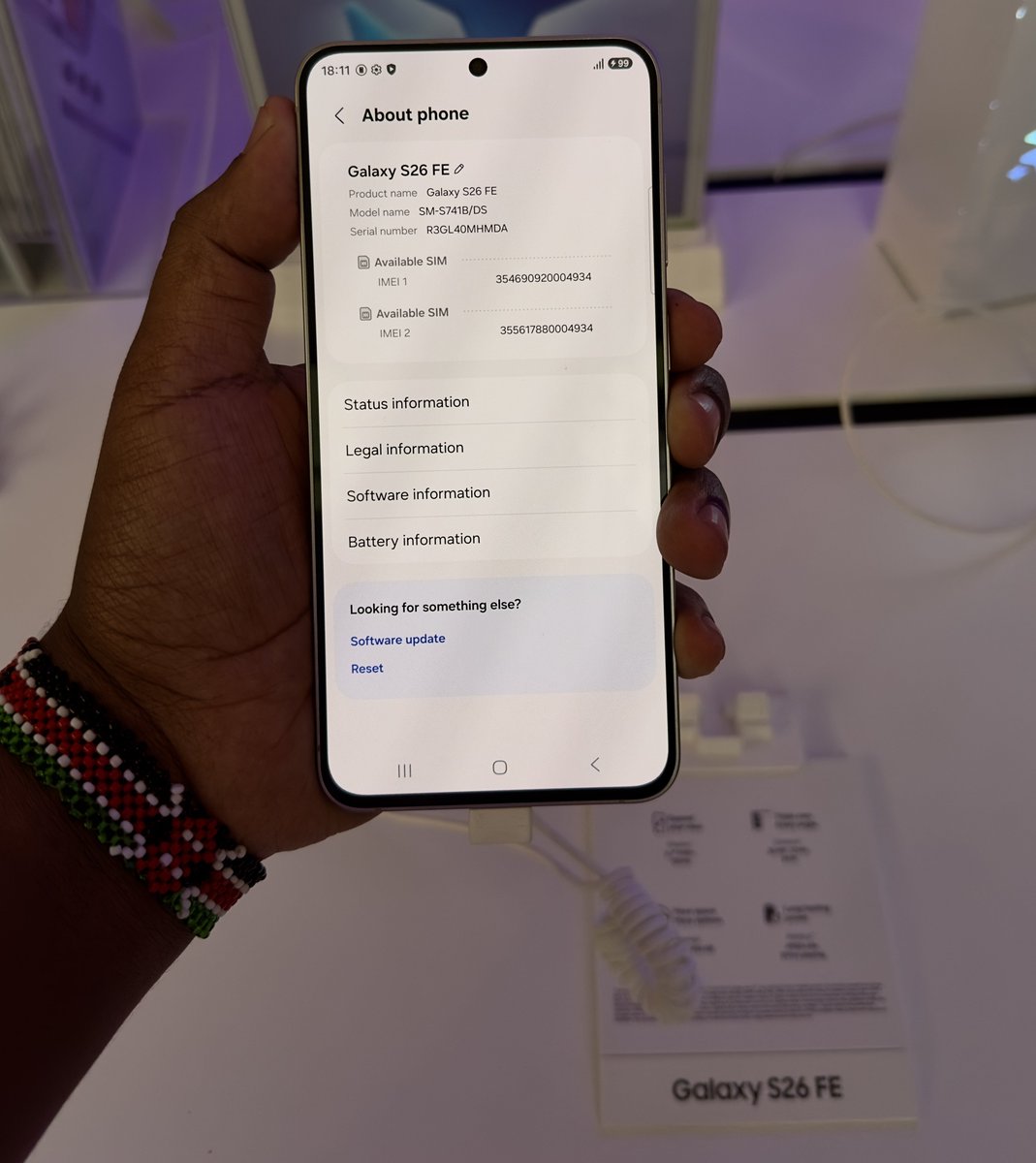 marto254_'s tweet photo. Nani anataka Kupiga Upgrade?
New phone,fresh software experience.
The Galaxy #S26FE launches with Android 17 and One UI 9, so youโre starting with the latest Samsung experience from day one. Plus,you get 6 months of Google AI Pro. #withGalaxy #GalaxyAI @SamsungMobileKE https://t.co/LktOhA2Y9Q