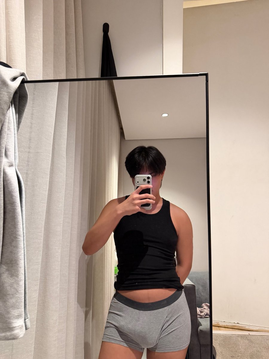 sacphirre's tweet photo. #ladyboy_riyadh 
#ladyboy_saudi 
#femboy 

🍆🔥 https://t.co/VXH4Y4Vx1r