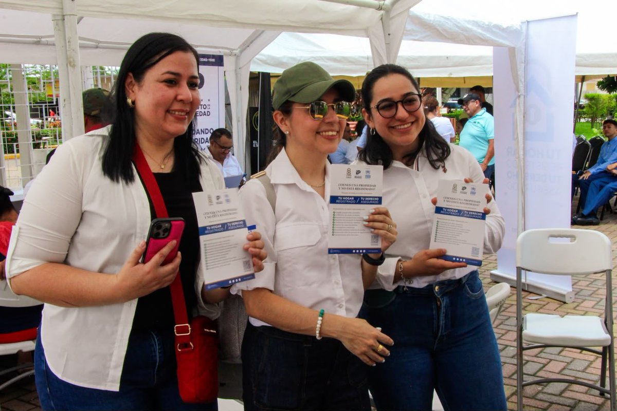 LuisTorresIP's tweet photo. El IP, en coordinación con ACNUR, acercó sus servicios registrales y catastrales a las familias de El Progreso, Yoro, mediante la Feria “Tu Hogar Registrado, Tu Derecho Asegurado”.

La jornada brindó atención en Registro Inmueble, Vehicular, Catastro y Regularización Predial. https://t.co/ghlfYLv26j