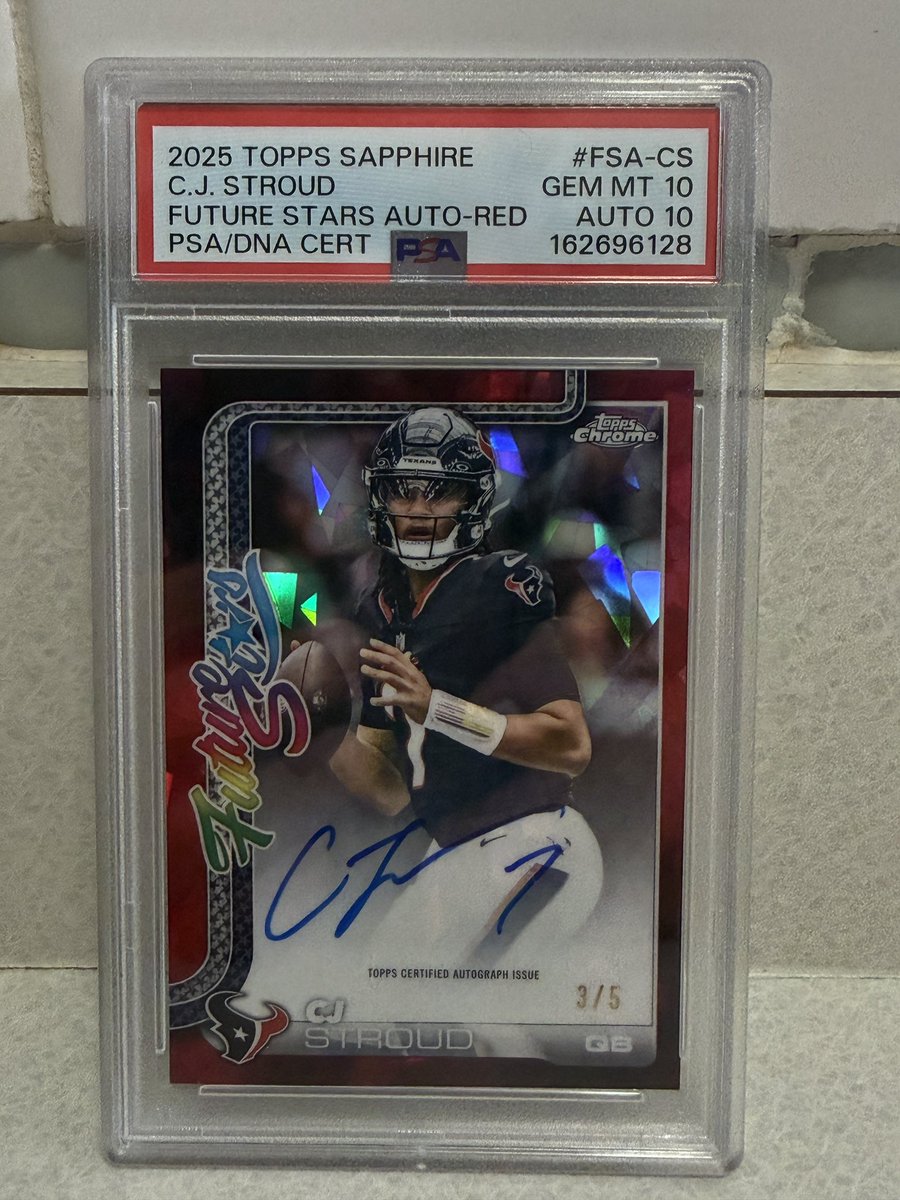 mandoscards's tweet photo. Having a hard time pricing this one — POP 1 👀

Auction it and let the market decide, or list it Buy It Now?

What would you do? 👇

#SportsCards #CardCollectors #Pop1 #eBay #TheHobby https://t.co/lRuJCoVQRC
