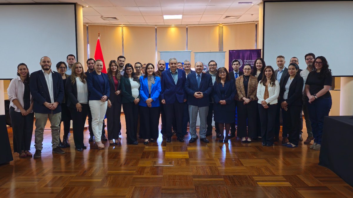 OITconosur's tweet photo. 🇵🇾 ¿Cómo identificar con evidencia las capacidades y oportunidades de desarrollo de las empresas?

La Unión Industrial Paraguaya @UIP_py presentó VIA Empresarial, herramienta desarrollada por su Centro de Estudios Económicos a partir del Modelo VIA, con apoyo de la OIT. https://t.co/HwwDumfnYH