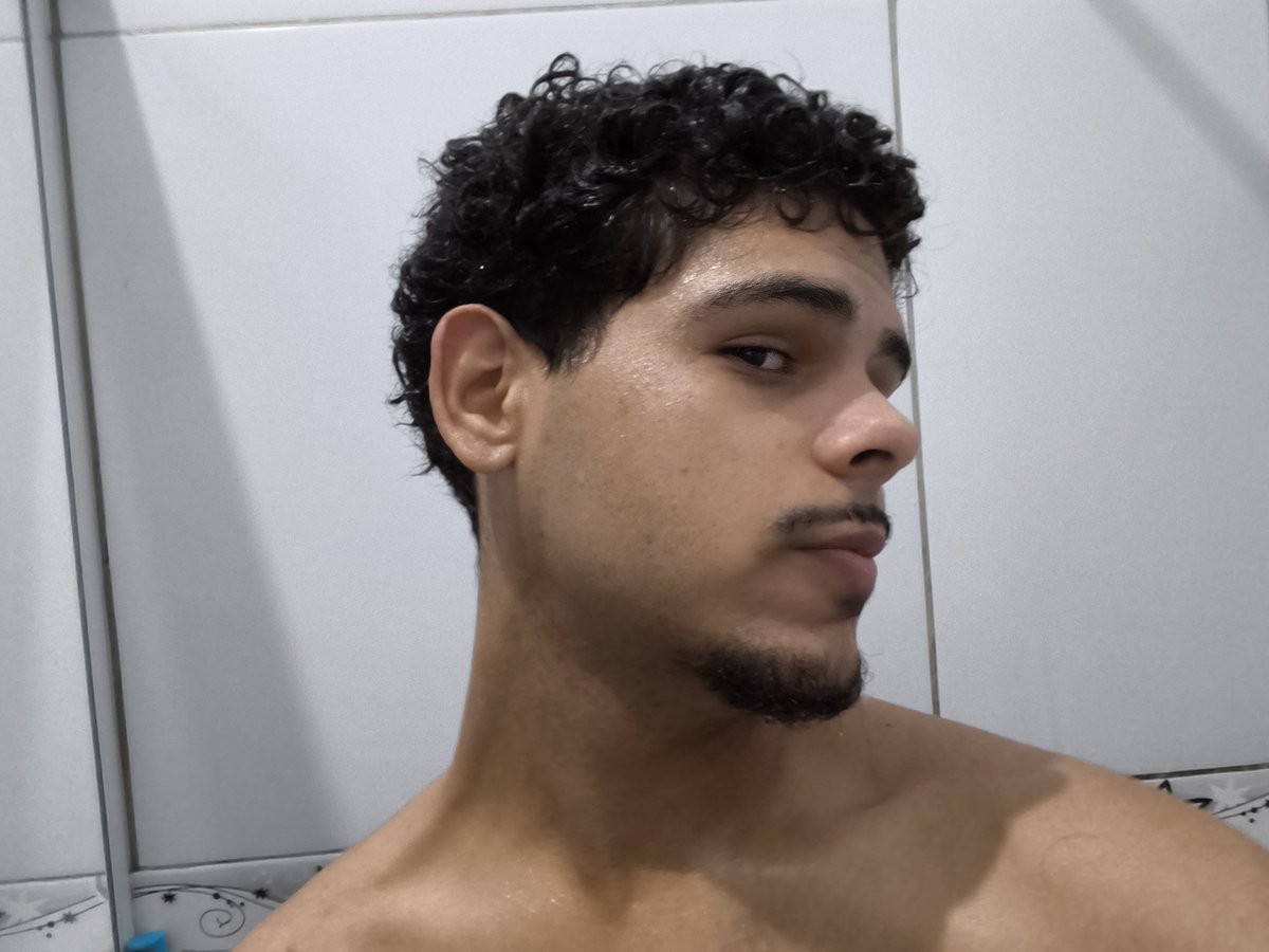carlzwl's tweet photo. Eu quando me amo https://t.co/TZmE1x7DGz