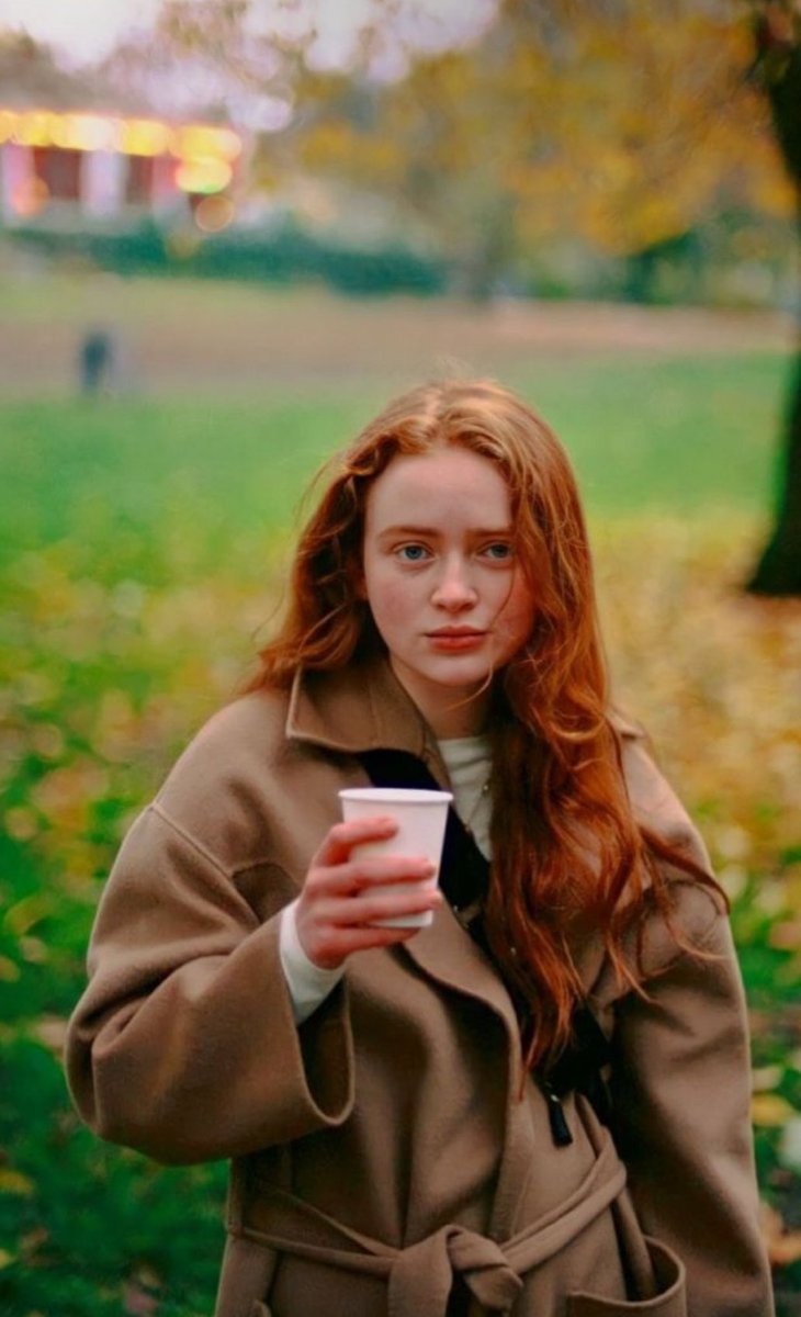 nabrinasmooon's tweet photo. These photos are so jean grey coded https://t.co/kJboDc1Qi4