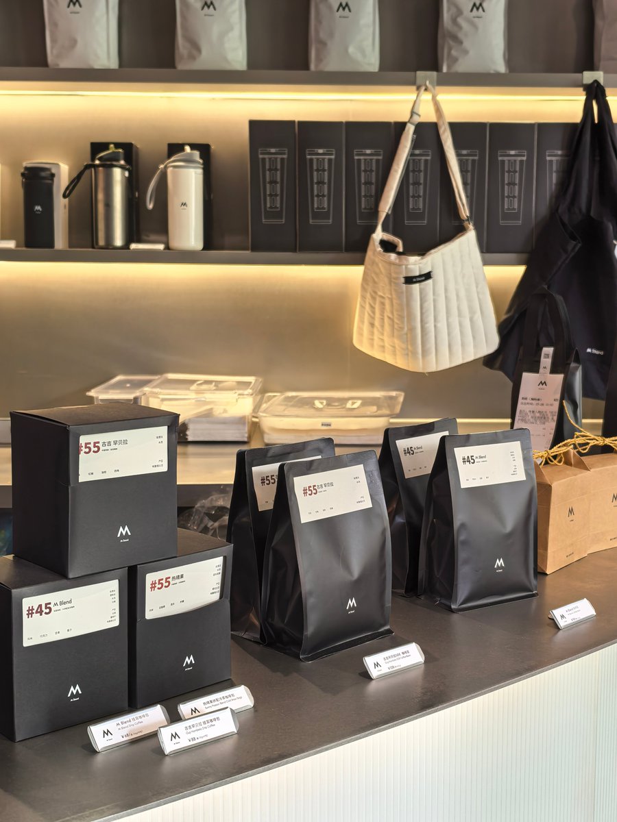 ShellieYos8eb's tweet photo. Stocked up on cold brew, snack bars and instant noodles for the busy workweek—never miss a pick-me-up! https://t.co/3upLiVwSJu