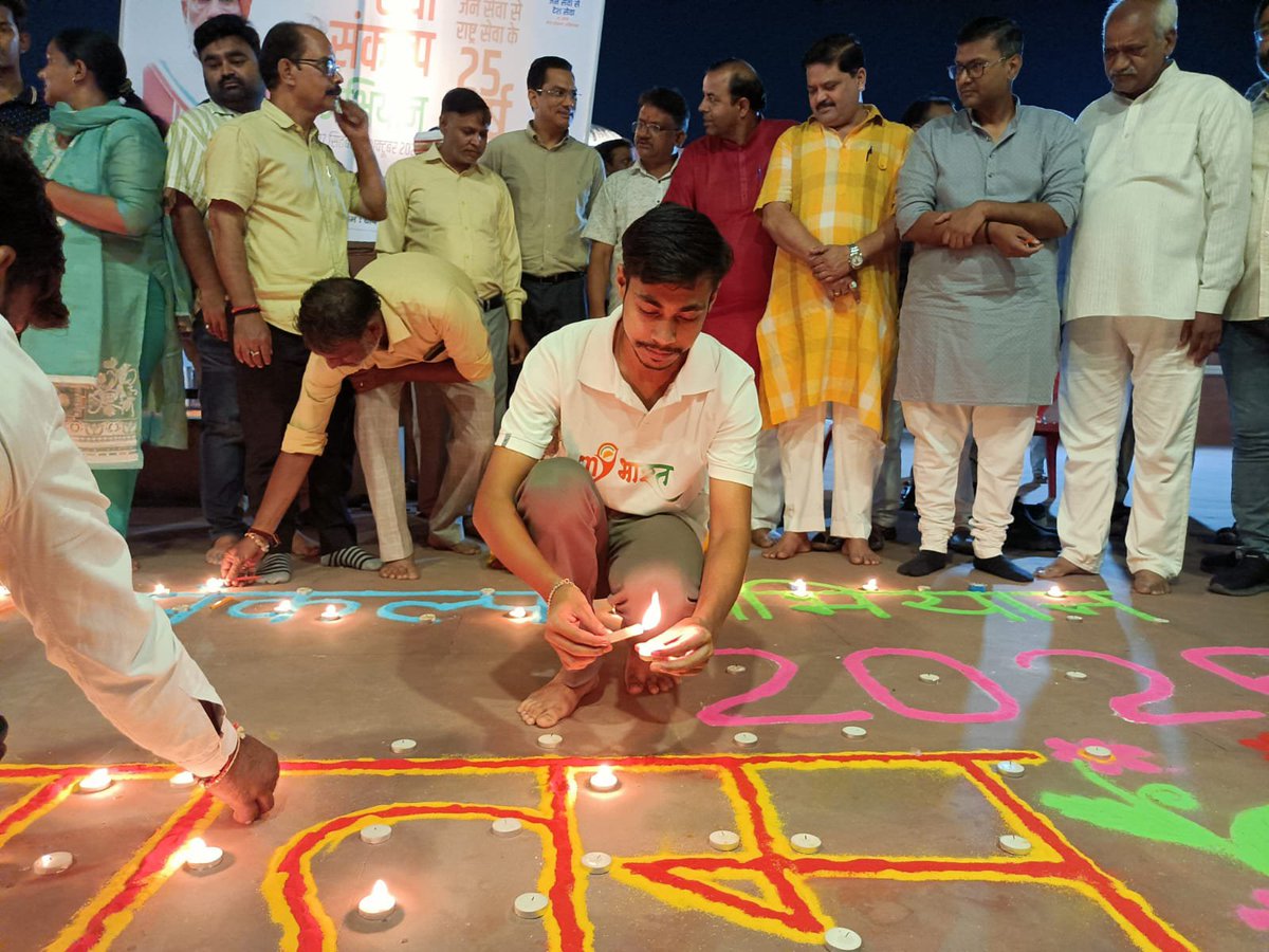 UP_MYBAligarh's tweet photo. Activities under Seva pakhwada program @MYBharatHQ @mybharat_up #NashaMuktYuva https://t.co/gTWwuzwvIg