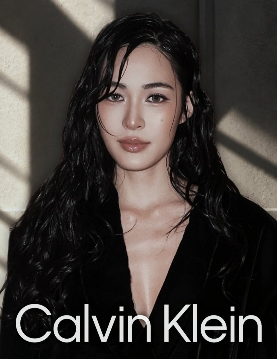 Pdenkwong's tweet photo. Lingling Kwong (@linglingsirilak ) commands the New York fashion scene in Calvin Klein. (@CalvinKlein ) An unmistakable presence, an unforgettable statement.

#LinglingkwongxCalvinklein #CalvinKleinSS27 #NYFW 
#Calvinklein #LinglingKwong https://t.co/CLsqTcFKkx