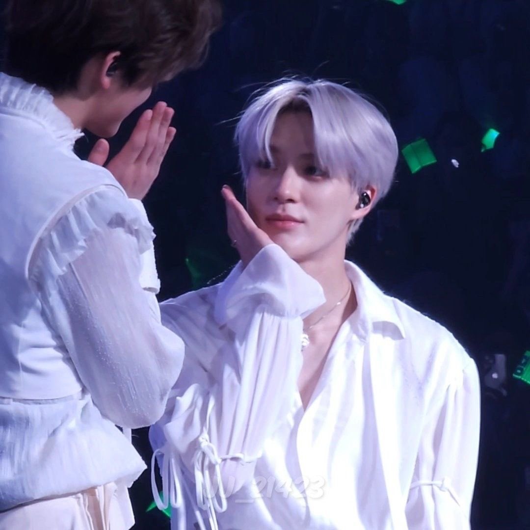 jaemjaes's tweet photo. man silver haired jeno was truly peak omega https://t.co/z5YtlNWY6w
