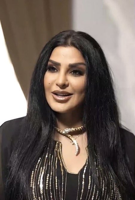 Jaheukv's tweet photo. العيون احلى من عيون المها
شافها قلبي وصفق واحتفل

والشفايا كنها جمر الغضى
تحرس الريق المحلاّ بالعسل https://t.co/jjuAIMESB1