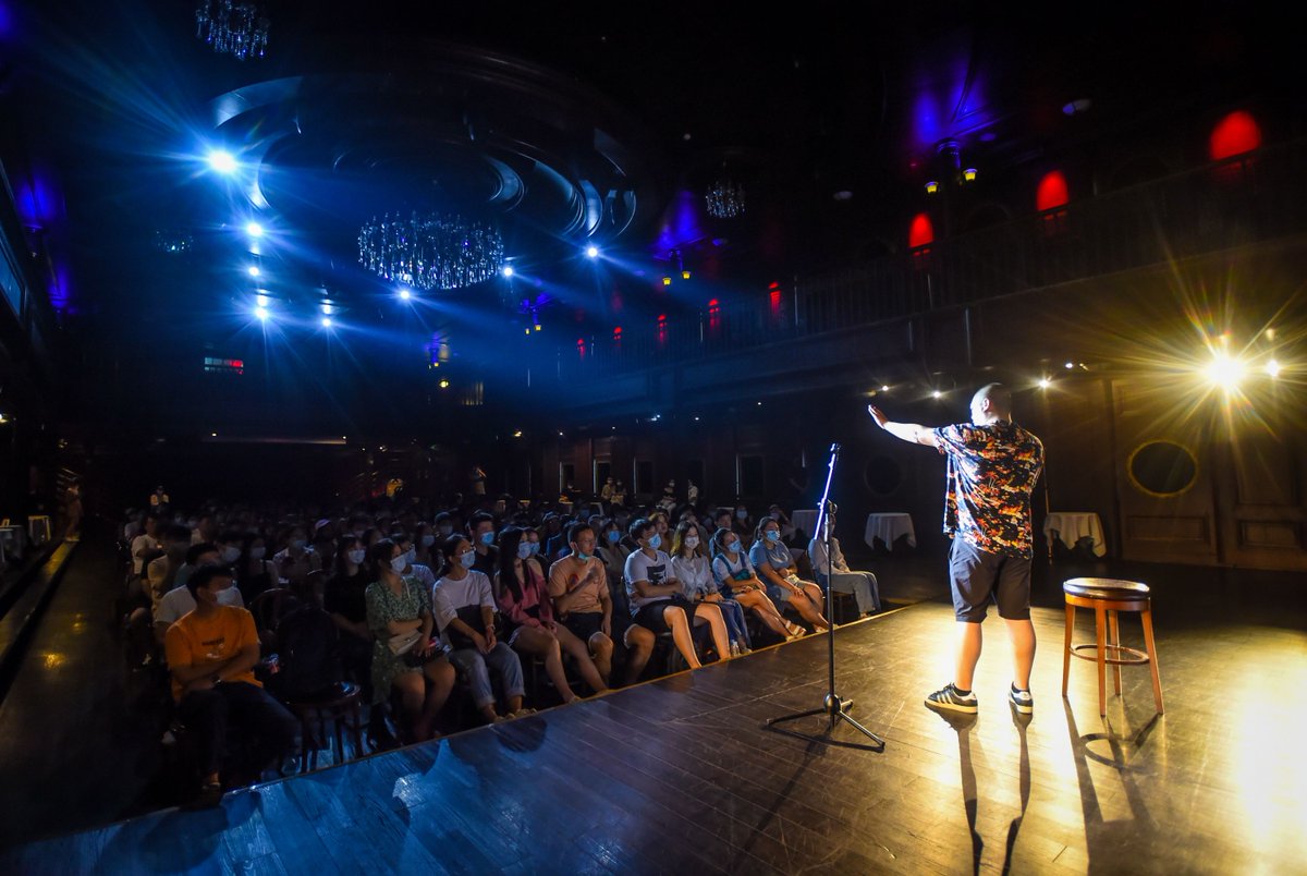 AnnaNicoleRay's tweet photo. Just stepped off stage and the crowd’s still cackling—turns out roasting my “adulting fails” hits way harder than I planned. Tonight’s energy Chef’s kiss https://t.co/NjfvkhFyhW