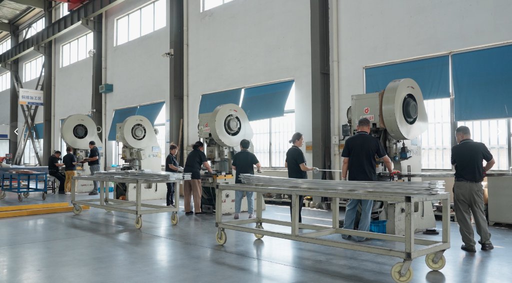 dalangelectric1's tweet photo. Focus on copper busbar manufacturing. Stable production and fast delivery. Message us for quote. https://t.co/IojquIyZOu
#copper #busbar #factory #production #quote https://t.co/o1YV8GYMRN