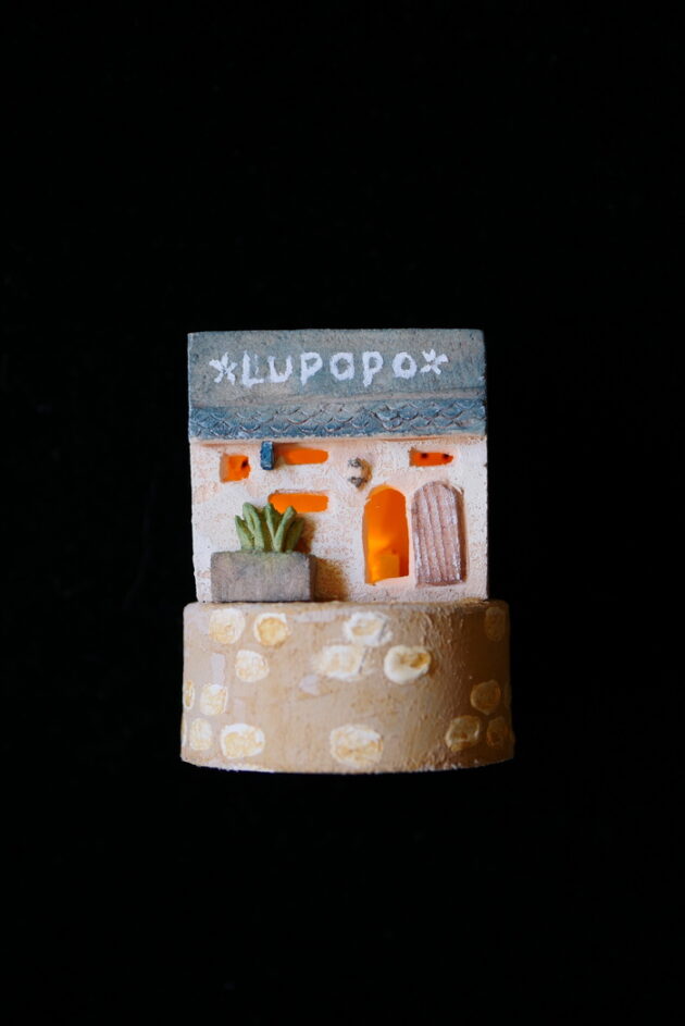 Lupopo_cafe's tweet photo. 「明かりを灯して、癒やしの夜をお過ごしください✨」

工房atariさんより

新作が届きました!!  @art_atari 

誰かが中で暮らしているみたいで
見ているだけで胸がきゅっとなります❤️🏠✨

ー詳細はプロフリンクから🐥✨ー
↓ ↓ ↓
@Lupopo_cafe

#LUPOPO新着
#ハンドメイド好きな人と繋がりたい https://t.co/r5LsWraM9l