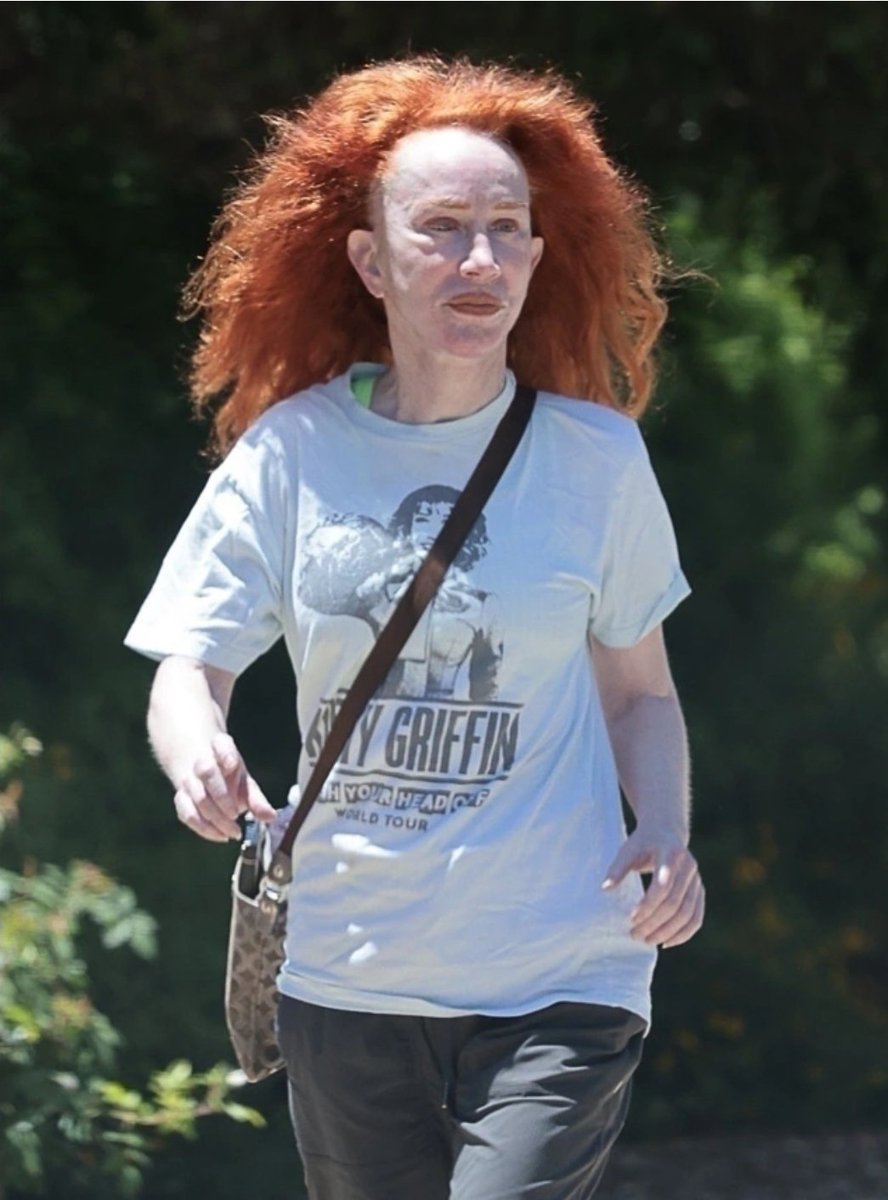 WCraig_Sexton's tweet photo. @HaloSP117x This dumbass thinks Kathy Griffin is good looking https://t.co/m42GFzUKKF