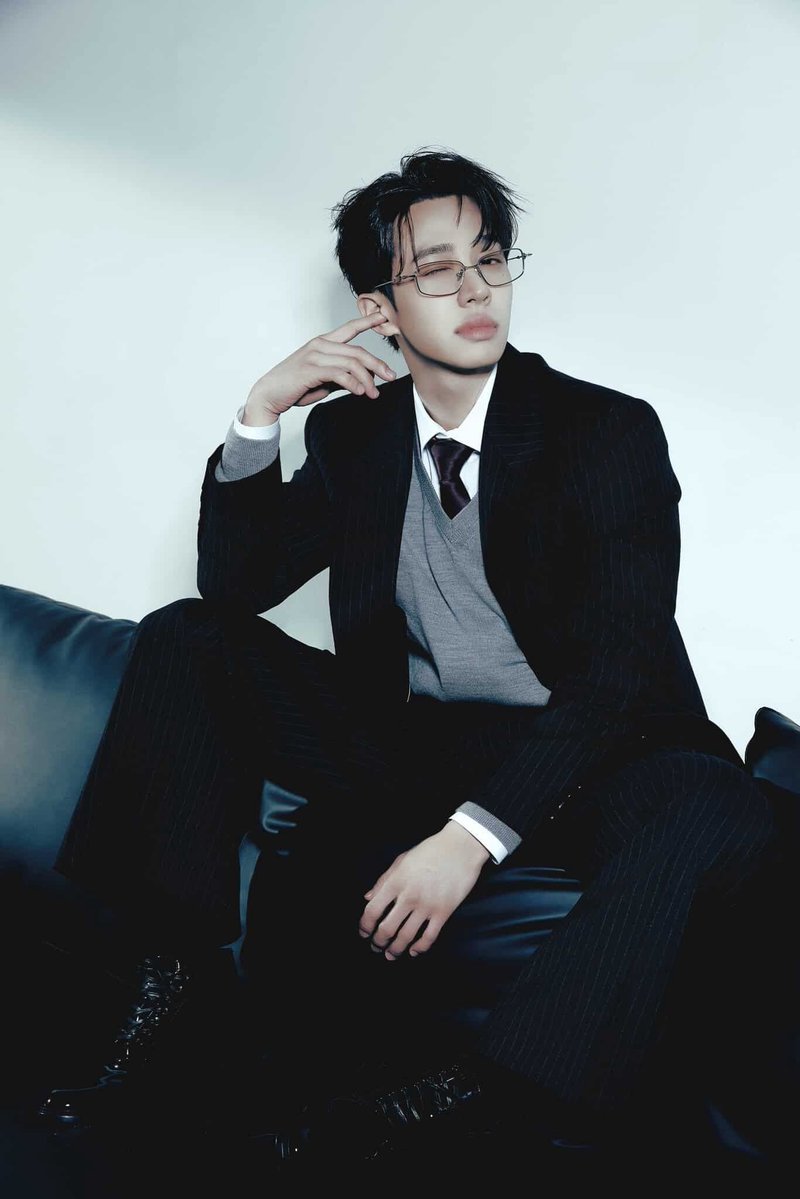 hlxnews_HQ's tweet photo. 📌 UPCOMING SCHEDULE

LEE GIKWANG will throw the first pitch at the LG TWINS vs. Hanwha game on September 19 (SAT) ⚾️

#이기광 #LEEGIKWANG https://t.co/j5mYxah9PA