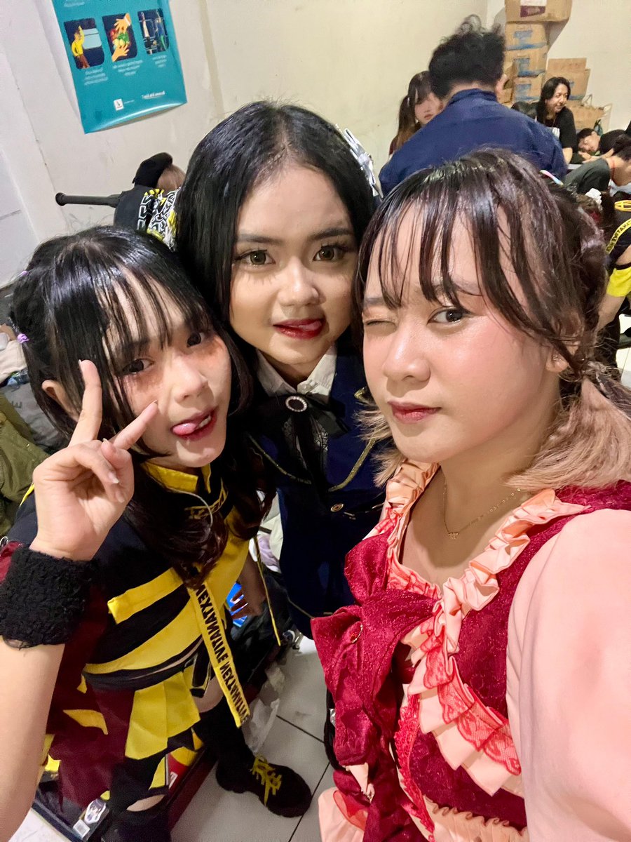 odytryn's tweet photo. slamat ultah kwek kwek (my kakak sulung) https://t.co/AYpQBNc96i