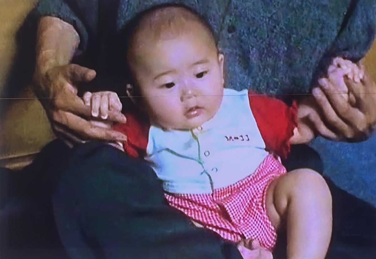 Serika_icsc's tweet photo. やっほーいろいろ整理などしていたら赤ちゃんの時の自分でてきた👶🏻ｗｗｗ大きくなりました https://t.co/d66J2SAo2F