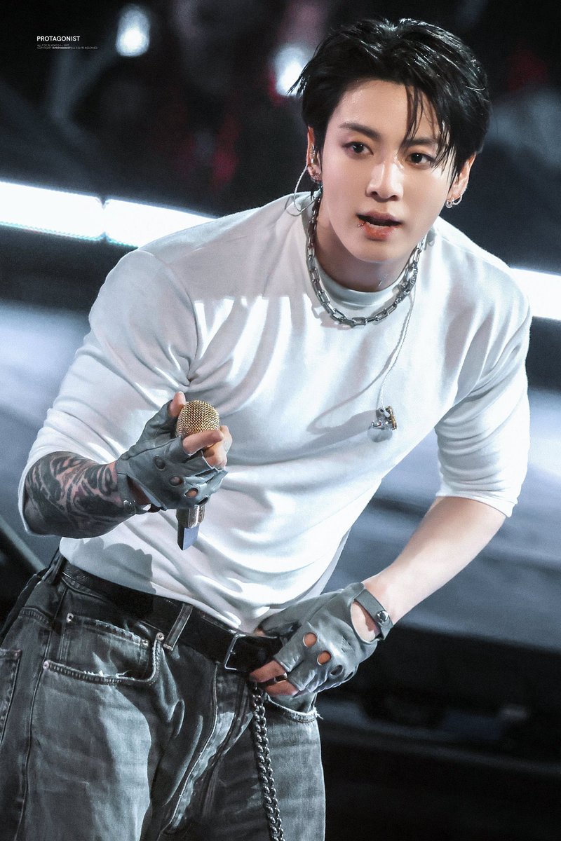 mnjeonjungkook's tweet photo. Jungkook new pics 📸 https://t.co/SUMmLaHfib