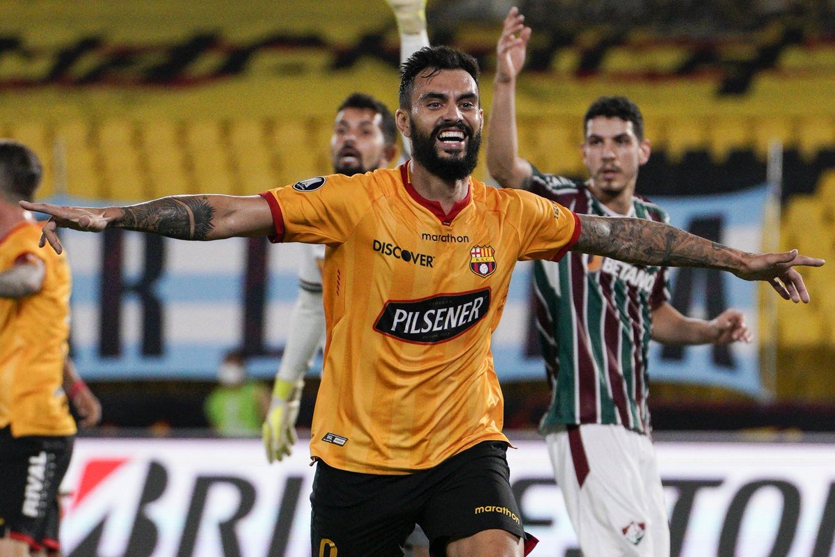 Soldadodelidolo's tweet photo. Eliminar a equipos brasileños para llegar a semifinales de Libertadores no es para cualquiera.
El unico equipo copero en Ecuador se llama BARCELONA SPORTING CLUB aunque les duela.

En 5 años dos semifinales de Copa, si es tan facil porque no lo logran?
 
#BSC 🟡⚫️ https://t.co/b1nwsi3RjY