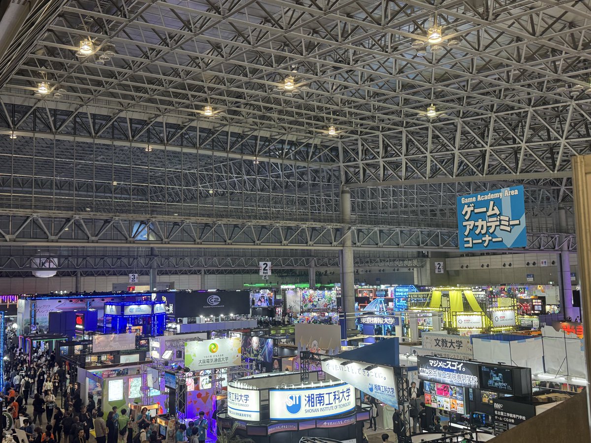 TokyoScramblePR's tweet photo. こんにちは！東京ゲームショウ2日目です👀
本日も会場は大盛り上がり🔥
いよいよ一般公開日も明日からですね！
ご参加される方は体調を万全に整えて楽しむ準備を👍🏻✨
#TGS2026 https://t.co/bTb1kjMVJv