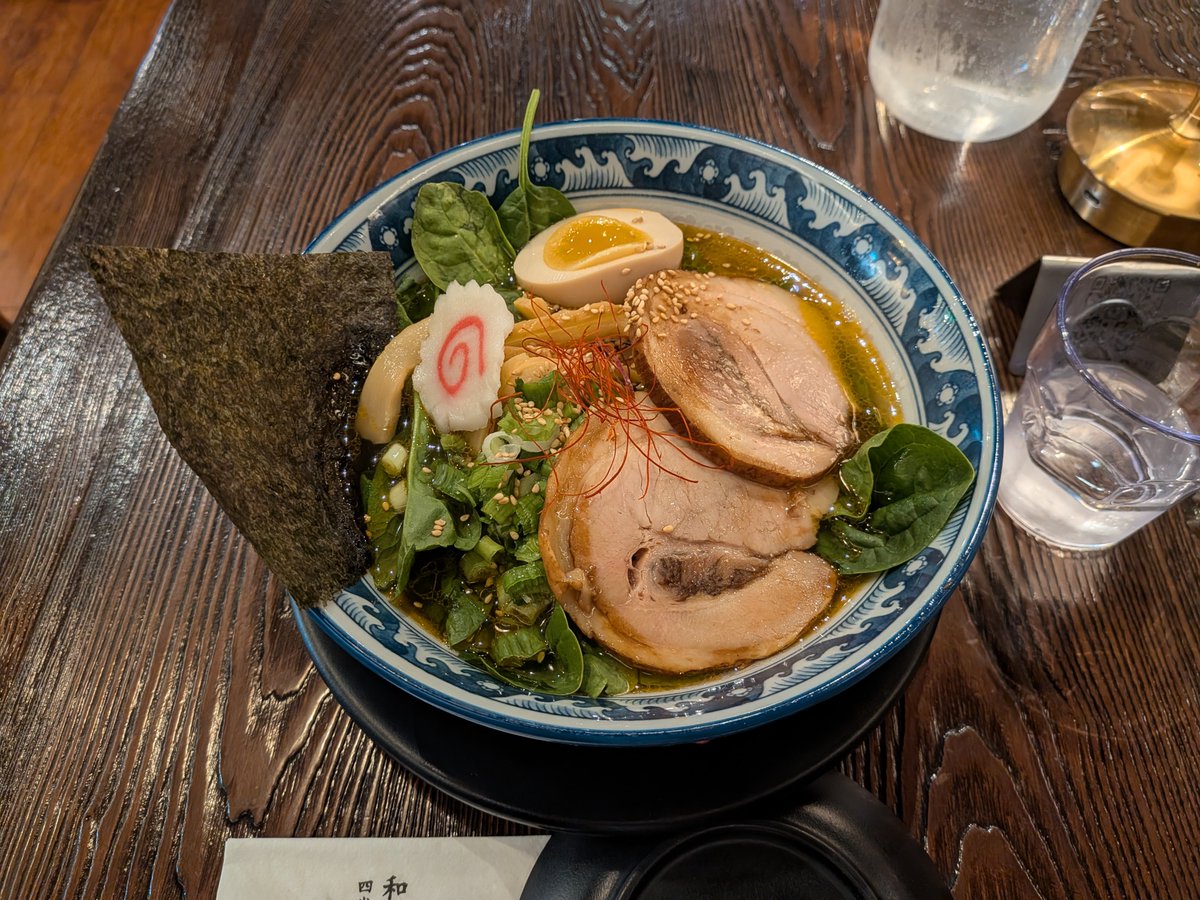 canard0328's tweet photo. ホテル近くのらーめん屋。3000円。
インドにあったら通う。
日本なら他行くかな https://t.co/qrOqi3b9ZA