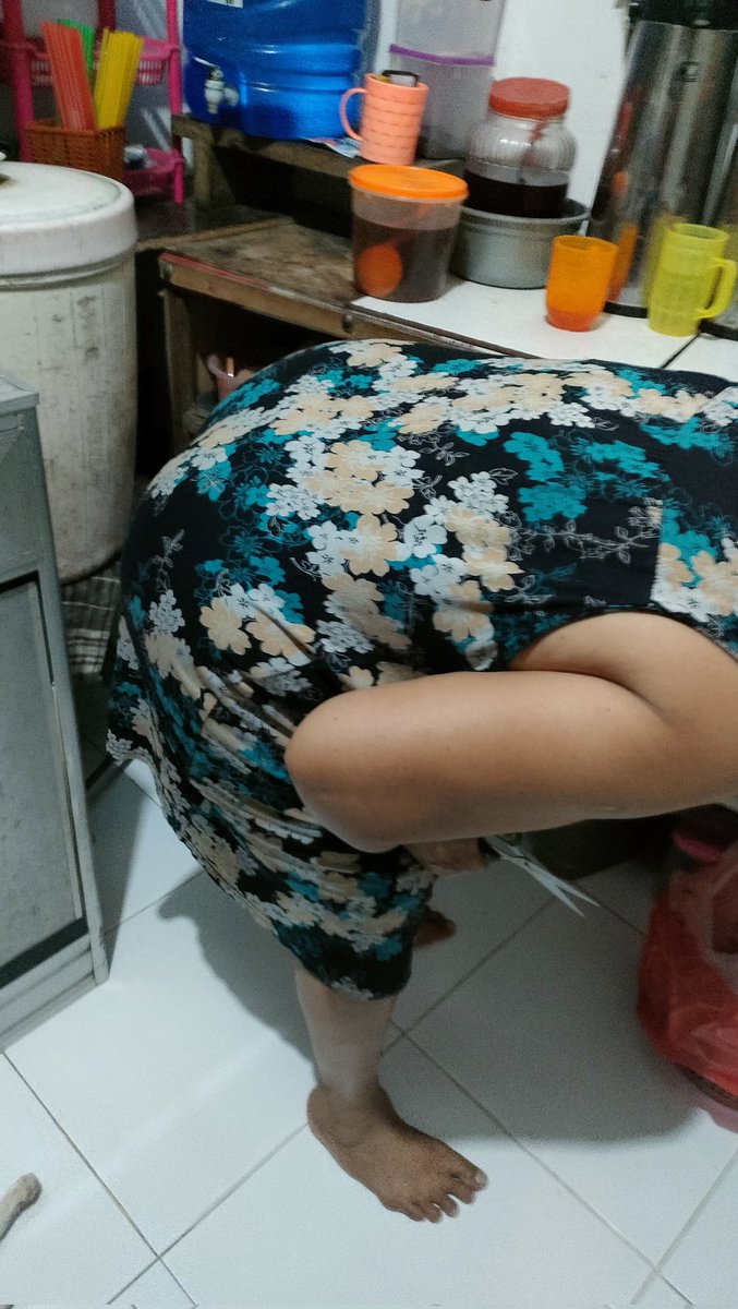 radenpv8's tweet photo. bantu bantu ortu dulu sob...
#mamah #ibu #crot #fotocurian #semuaorang #bacol https://t.co/SkHpLo7gNh