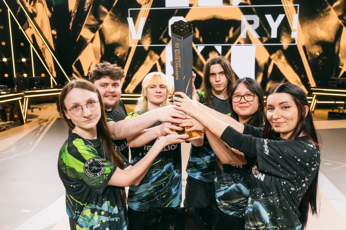 alexisfps's tweet photo. 3-1 @FlyQuestRED , I love my team - we did it for Nicole ❤️

officially the most decorated GC player of all time 😼 https://t.co/WOuUmsp0FV