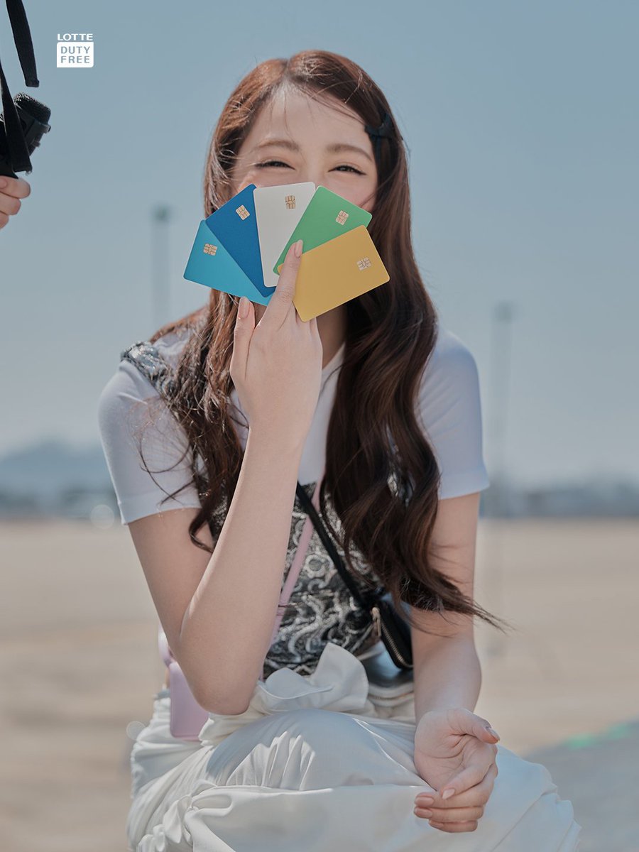 H2H_INA's tweet photo. Hearts2Hearts x Lotte Duty Free - #CARMEN #JIWOO #STELLA

#Hearts2Hearts #하츠투하츠 #H2H
@Hearts2Hearts https://t.co/FaICTAyidw