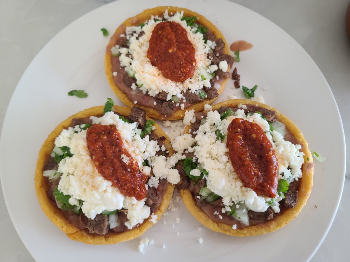PL_4Music's tweet photo. My future wife isn't ready for what is coming at her. How good is your salsa? 😏 #sopes #platillosmexicanos https://t.co/7z9bRo7cvc