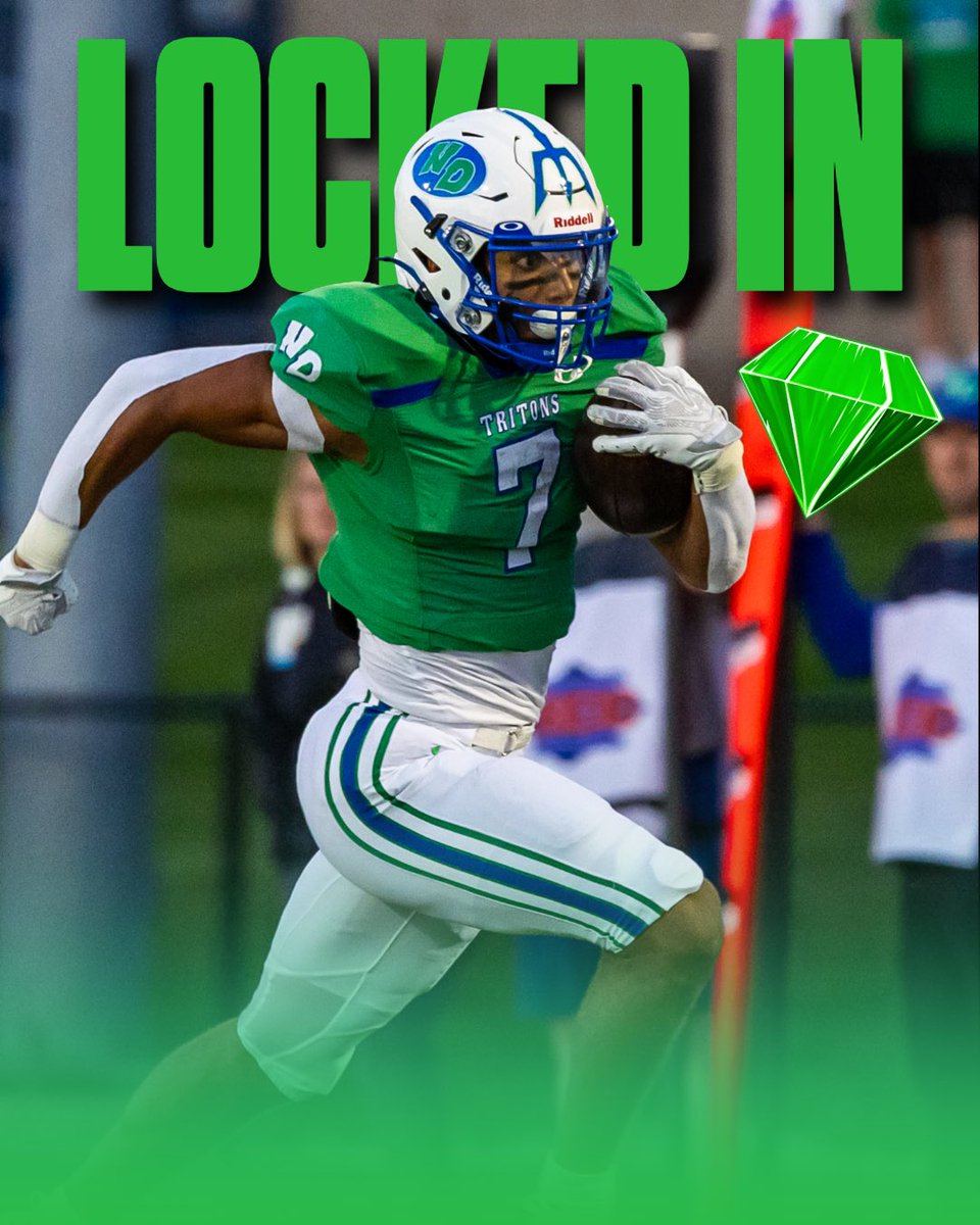 Bound_wi's tweet photo. Kingston Allen in the first half vs Green Bay East:

122 Rush Yards
5 Touchdowns
7 Carries

26 Rushing TDs and 1,406 Rush Yards in five games (unofficial).

#wisfb Vinnie_Giovanetti https://t.co/3eCM0hrf7U