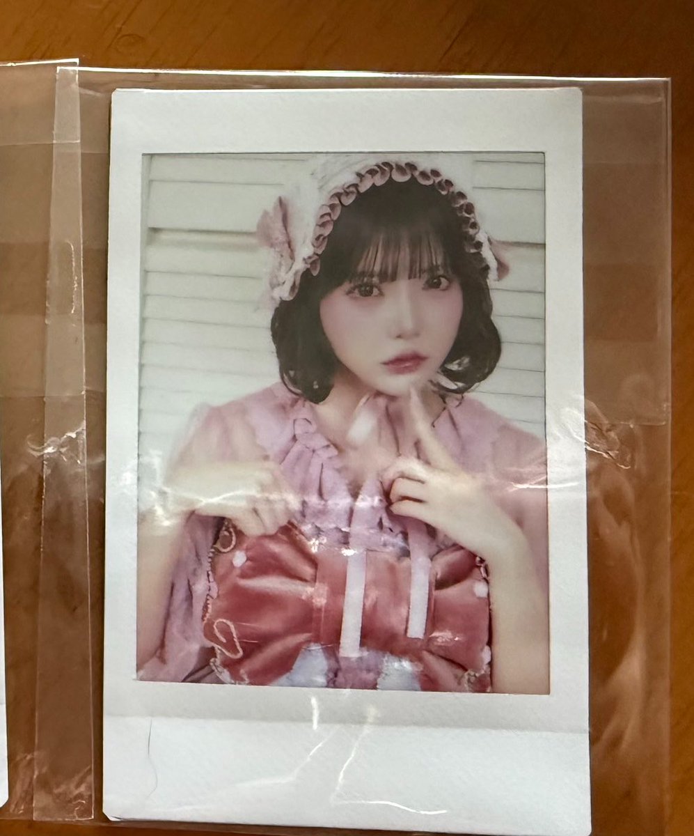 s__umire_'s tweet photo. LARME チェキ

譲 : 立花 南
求 : 福山 宮野 村川

福山は2枚目を求めております。

#LARME 
#きゃんちゅー交換 https://t.co/bILVYK8tZr