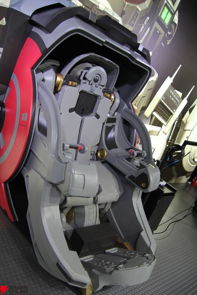 dengekionline's tweet photo. 【俺はガンダムで行く！】「ガンダムヘリックス」のコックピットに搭乗できたBNEブース『ガンダムローグオービット』コーナーレポート【TGS2026】
https://t.co/UcBnHJri60 https://t.co/e1KgF1BmHK