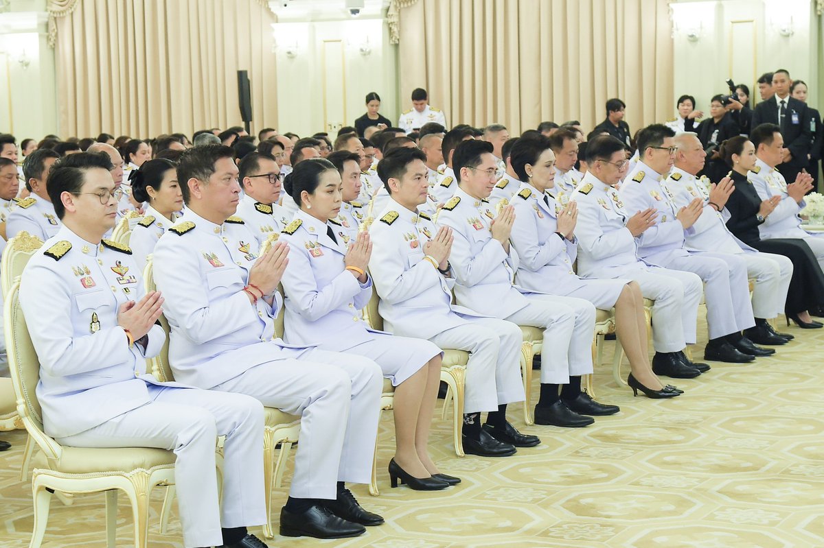 kkat_st's tweet photo. ; 18 ก.ย. 2569 | ดร.ธีรรัตน์ สำเร็จวาณิชย์ ผู้ช่วยรัฐมนตรีประจำสำนักนายกรัฐมนตรี ร่วมพิธีบำเพ็ญกุศลสตมวาร (100 วัน) เพื่ออุทิศถวายเป็นพระกุศลสมเด็จพระเจ้าลูกเธอ เจ้าฟ้าพัชรกิติยาภา นเรนทิราเทพยวดี กรมหลวงราชสาริณีสิริพัชร มหาวัชรราชธิดา ณ ตึกสันติไมตรี (หลังนอก) และบริเวณหน้าตึกไทยคู่ฟ้า ทำเนียบรัฐบาล
.
#ธีรรัตน์สำเร็จวาณิชย์ | @aim_theerarat