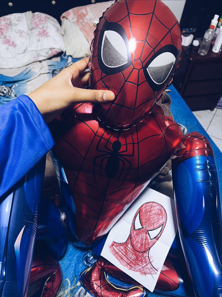 kauanevvz's tweet photo. acho que alguém ja percebeu algo kkkkkkkkkk💛 https://t.co/kcs2XsxIC4