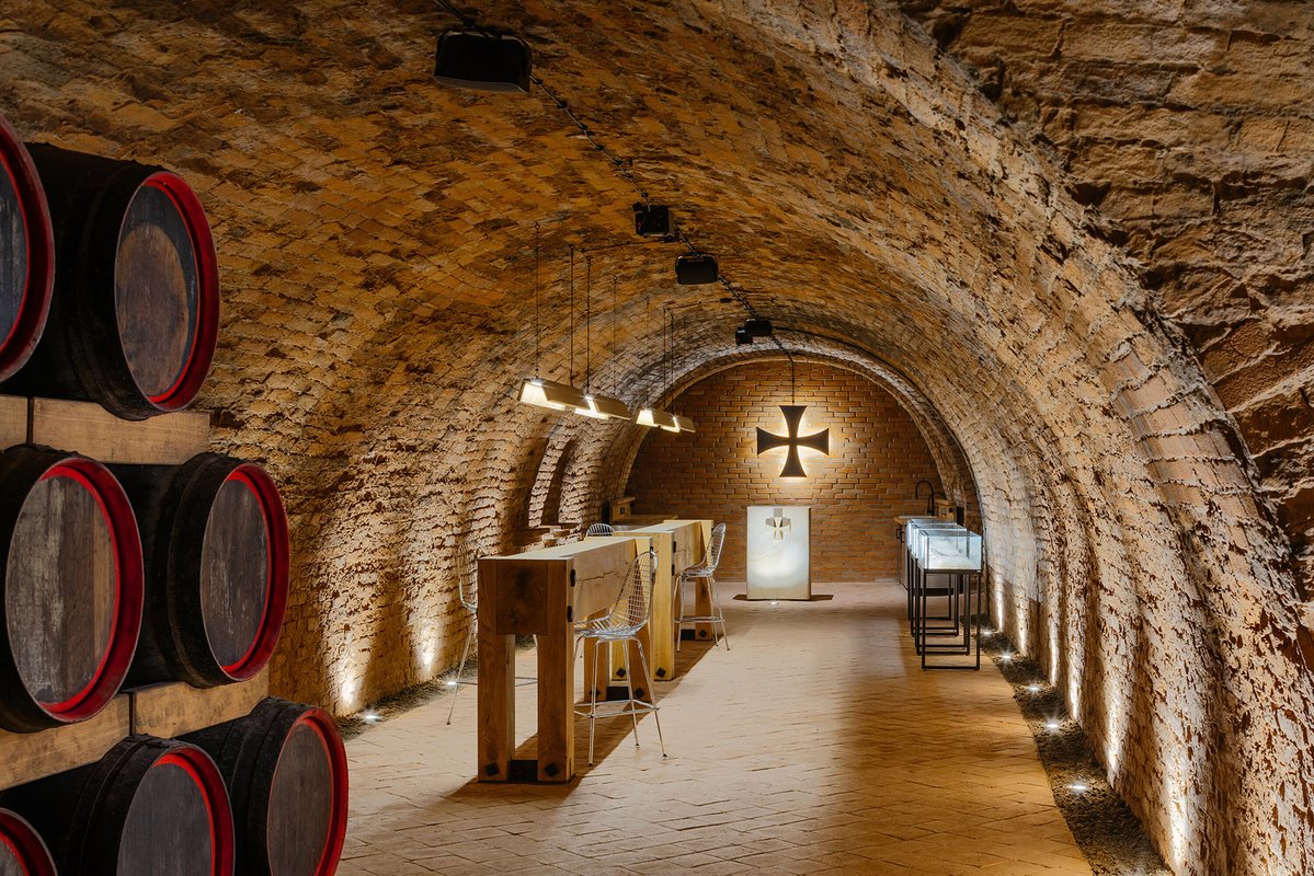 goooodofficial's tweet photo. Revitalization of Templářské Sklepy by Novague
Living History Underground
link: https://t.co/xKTLdoG3x9
Photo by Václav Novák
#winery #cellar #stone https://t.co/iGXdMKMAYJ