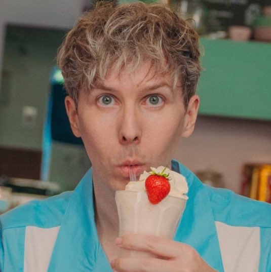 pipribena's tweet photo. phil milkshake 2012                 phil milkshake 2026 https://t.co/Xef94Q4Wam