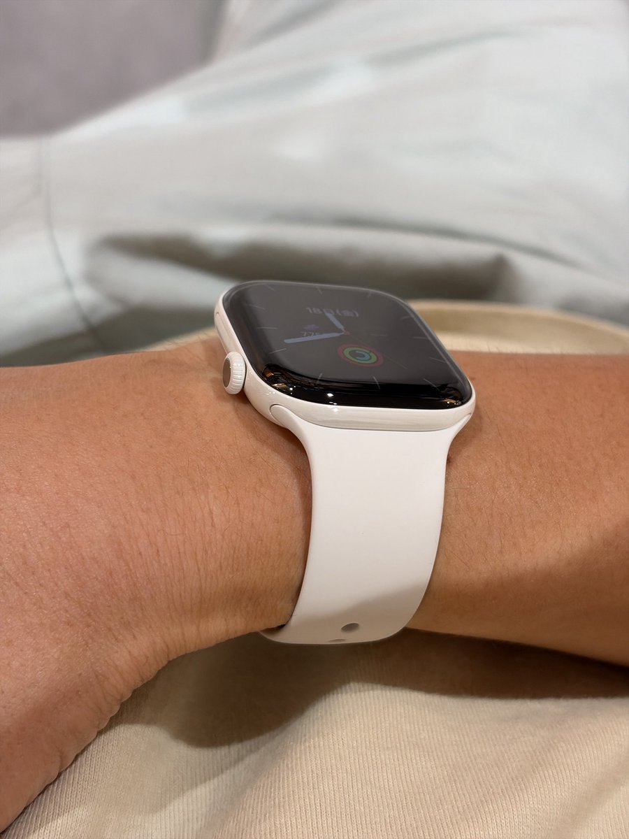 tri_beta_99's tweet photo. パールホワイトのセラミック美しい
初めて白いApple Watch https://t.co/dASM1Xb6Se